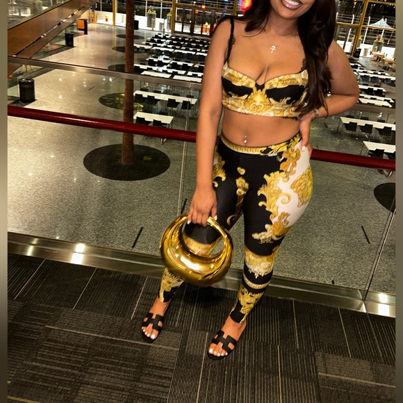 Versace Black and Gold Baroque Leggings Set ONLY WORE ONCE